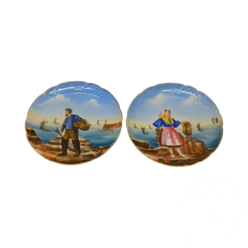 -2 ASSIETTES PORCELAINE HAVILAND SOUVENIR LES SABLES DOLONNE PECHEUR PECHEUSE D