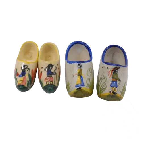 2-paires-de-sabots-miniatures-1-henriot-1-hb-quimper-collection-vitrine-d_imgx500_6012-1 - 2 PAIRES de SABOTS MINIATURES 1 HENRIOT & 1 HB QUIMPER COLLECTION VITRINE D