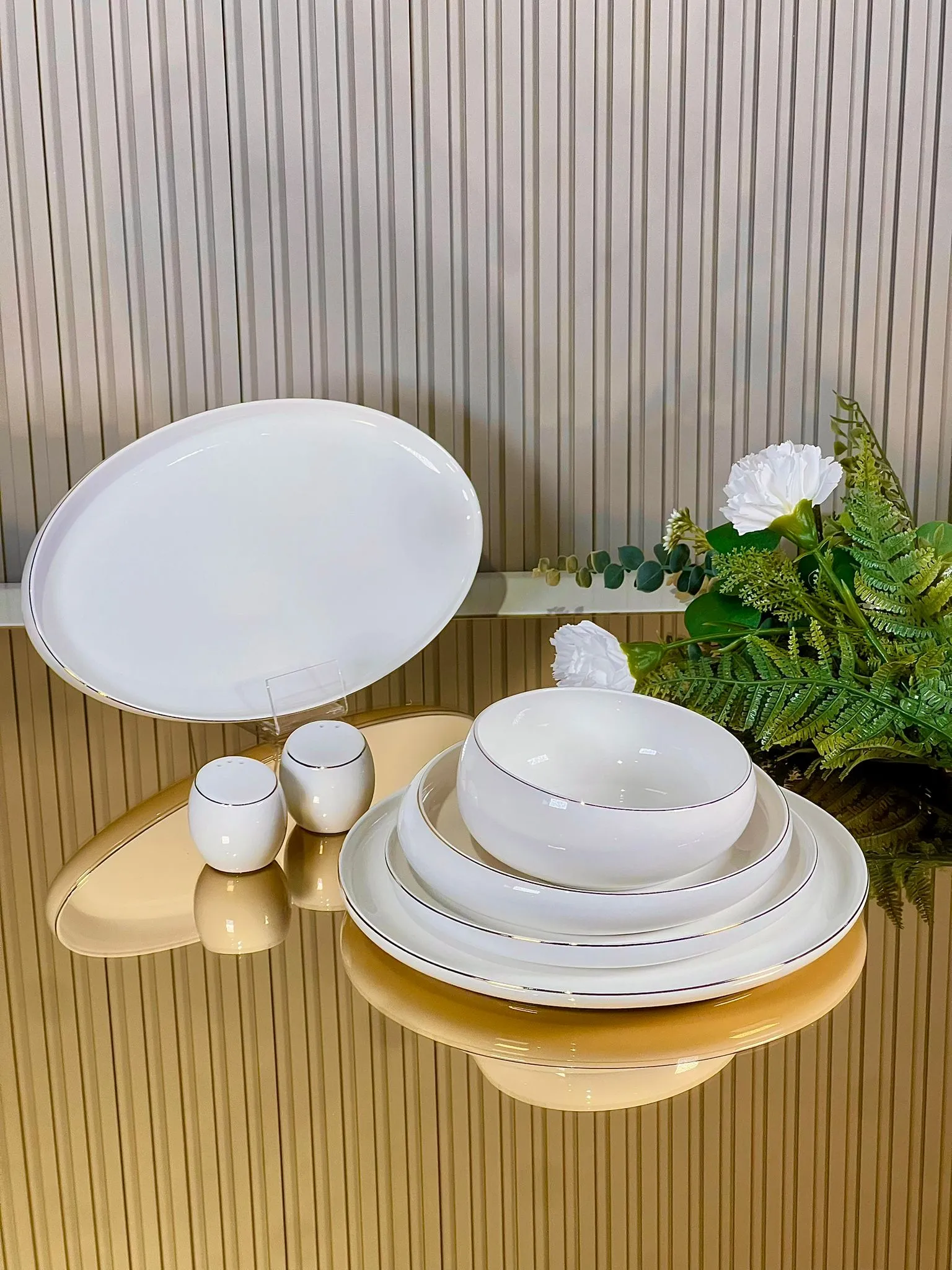 ZELLERFELD MOON Blanc avec liseré doré Service de table 27 pièces 6 personnes