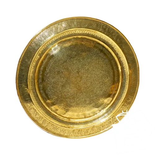 - ANCIEN PLATEAU ROND en LAITON CUIVRE JAUNE Ciselé AFRIQUE DU NORD MAGHREB