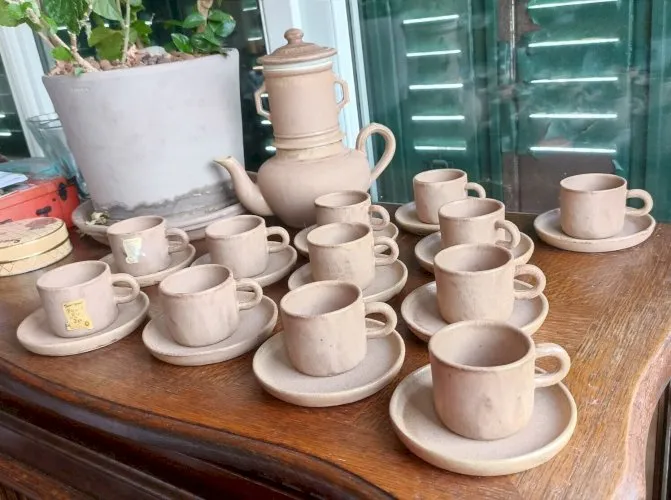 Service à café pour 12 pers. Vieux grès de la Tour Verseuse Grès brut