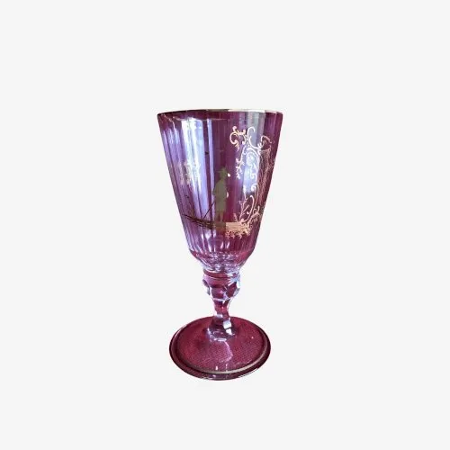 VERRE XVIII -ème À DÉCOR DORÉ DE PERSONNAGE BACCARAT