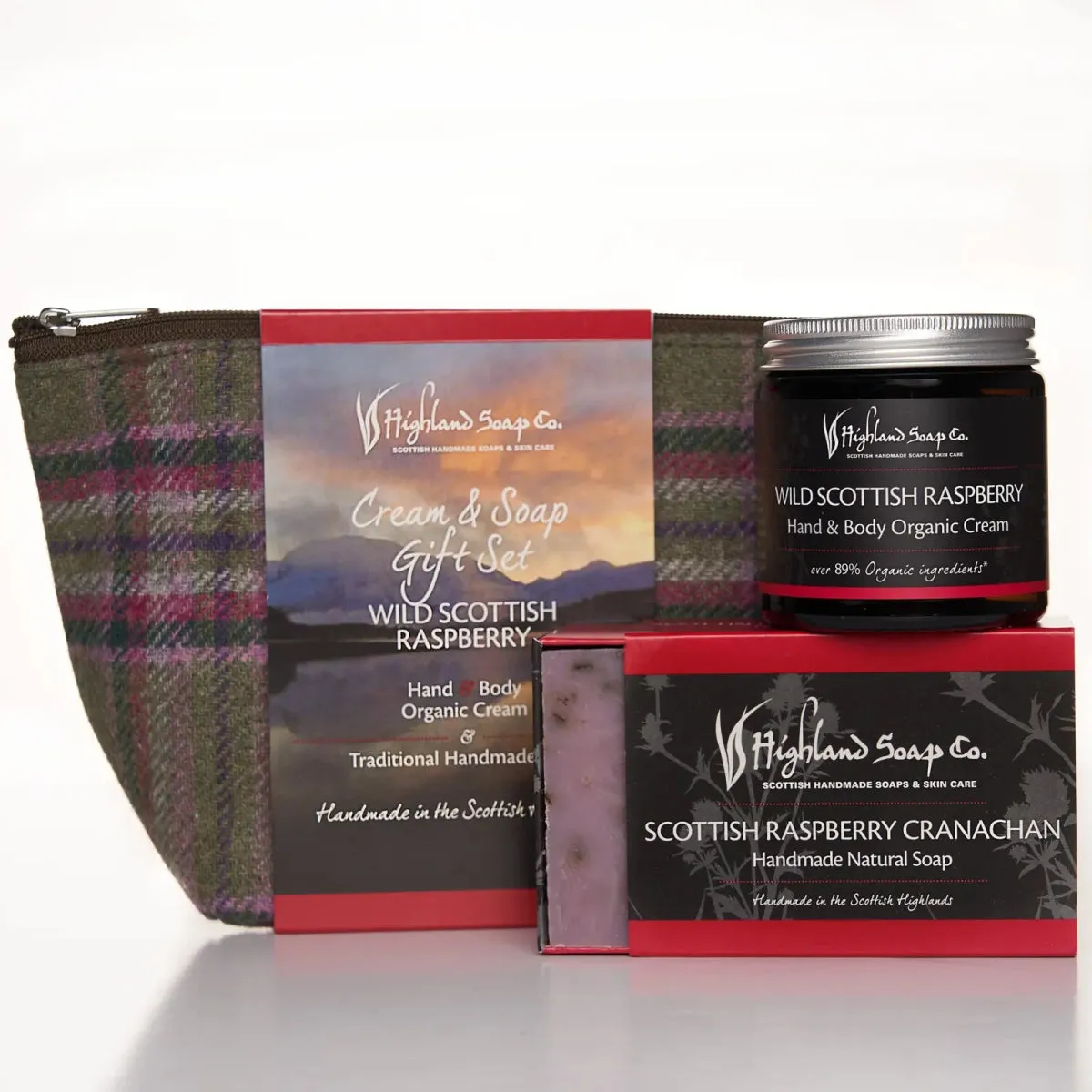 Wild Scottish Raspberry – Fruitig & Zoet - Cadeauset Zeep & Crème – Zeep, Bodycrème & Toilettas